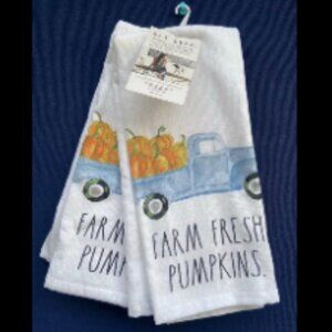 NWT - Rae Dunn "FARM FRESH PUMPKINS" Kitchen Towels